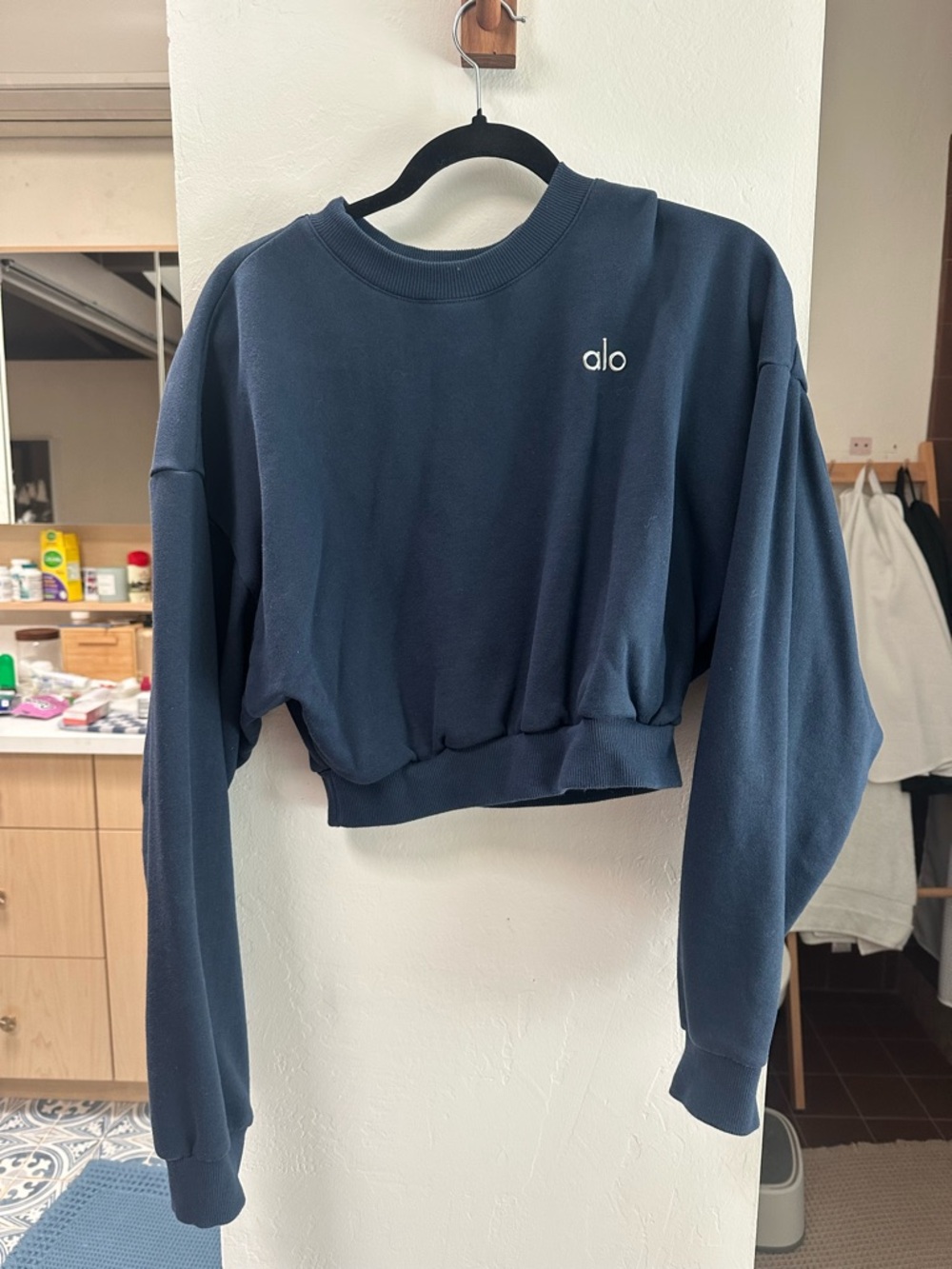 ALO Cropped Accolade Crewneck Navy L